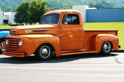 1948 Ford F1 - Side