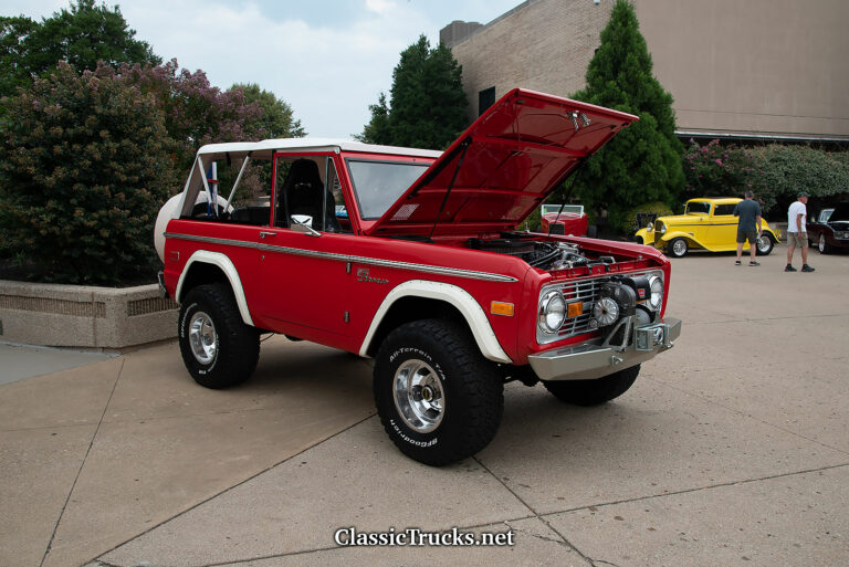 This ’76 Bronco is the Coolest of the mid-70’s Vehicles