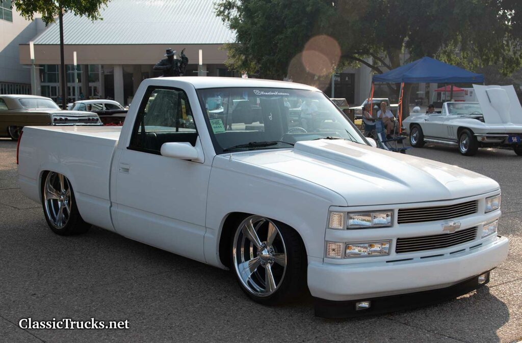 Snow White 1990 Chevy C1500 - ClassicTrucks.net - The On-line Magazine ...